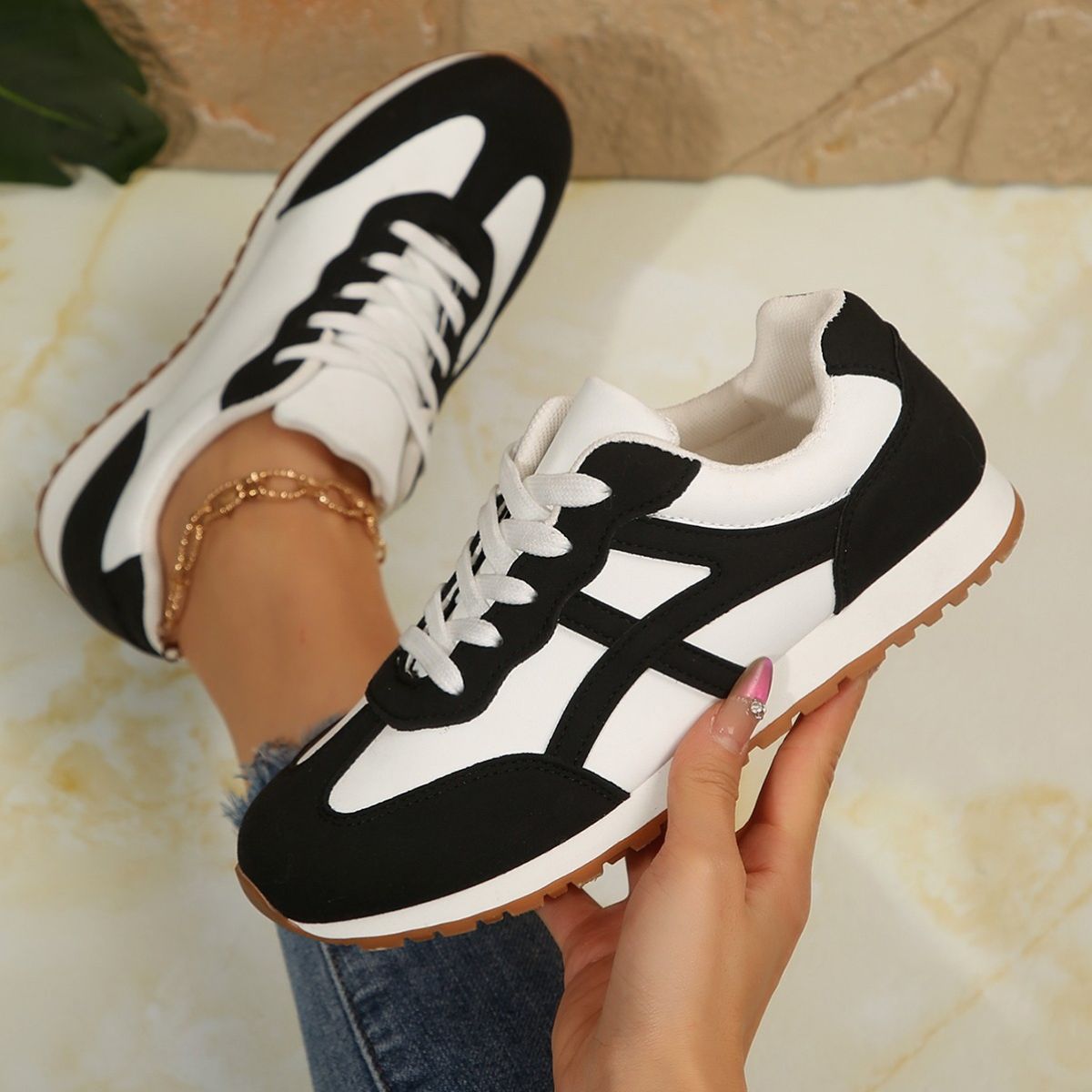 Women’s Contrast Lace-Up Round Toe Sneakers – Sporty, Stylish & Made for Daily Comfort - Fashlot